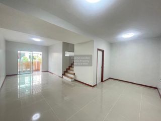 For sale 3 bedrooms townhouse in Mueang Samut Prakan, Samut Prakan