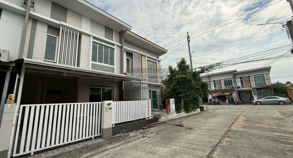 For sale 3 bedrooms townhouse in Mueang Samut Prakan, Samut Prakan