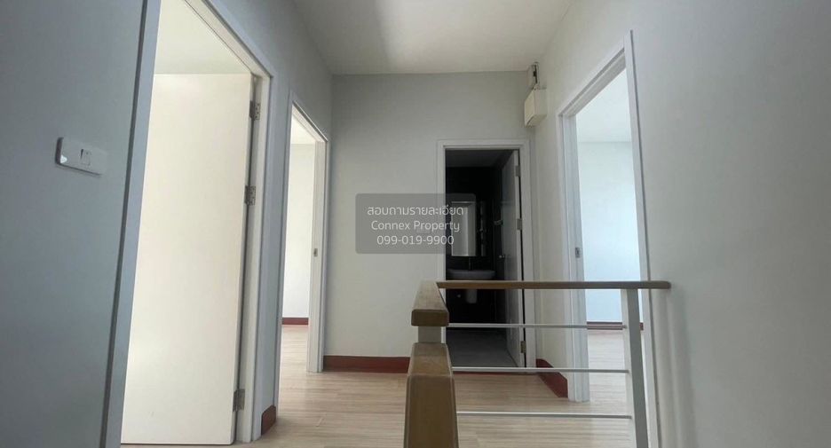 For sale 3 bedrooms townhouse in Mueang Samut Prakan, Samut Prakan