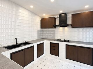 Reihenhaus zum Kauf mit 4 Zimmer in Huai Khwang, Bangkok
