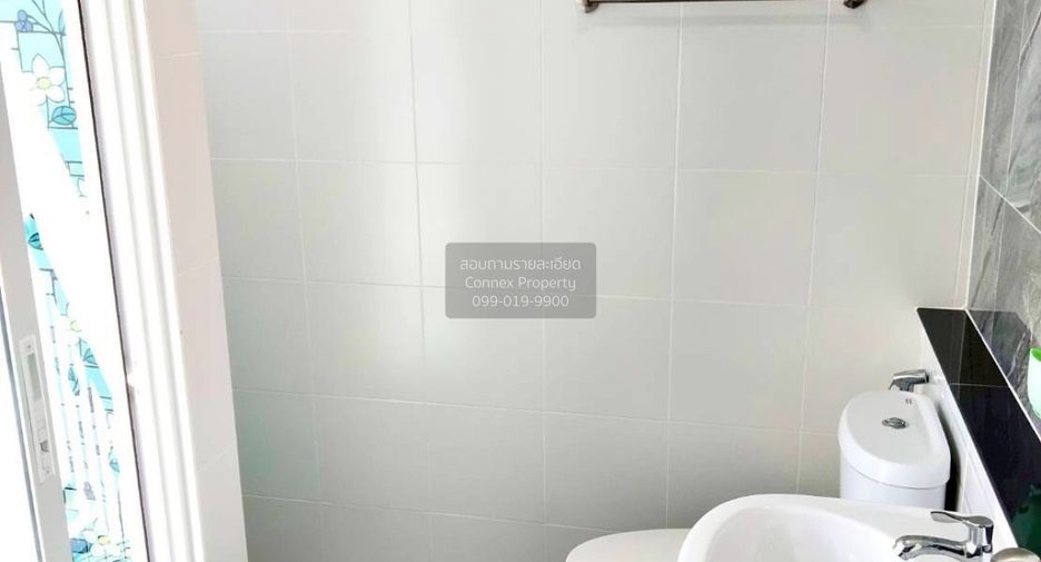 出售 4 卧室 联排别墅 在 Khlong Luang, Pathum Thani