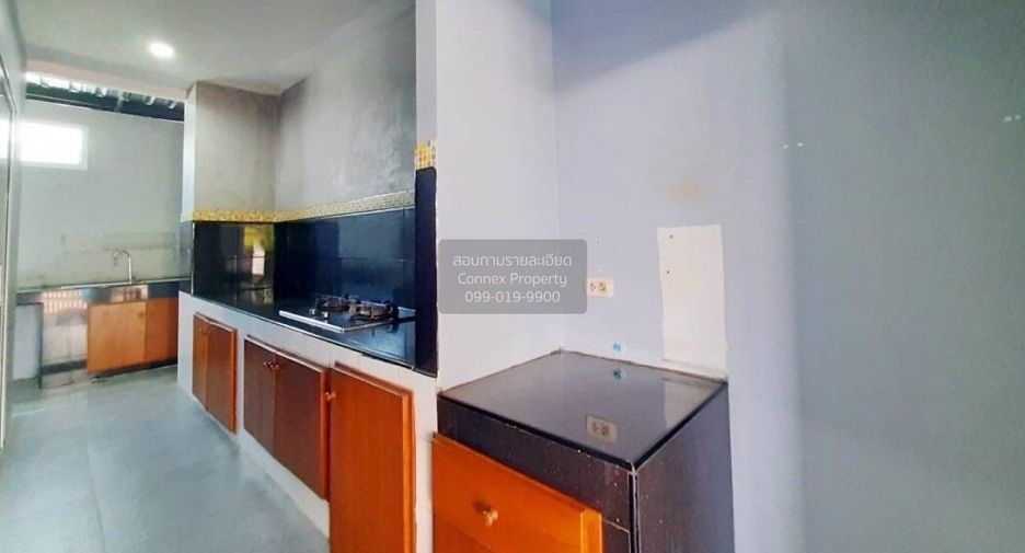 For sale 4 bedrooms house in Don Mueang, Bangkok