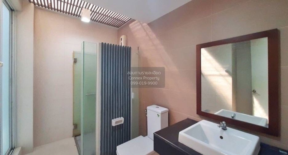 For sale 4 bedrooms house in Don Mueang, Bangkok