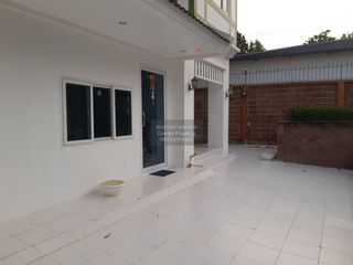 For sale 3 bedrooms house in Taling Chan, Bangkok