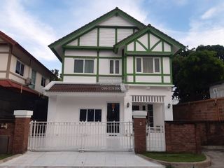For sale 3 bedrooms house in Taling Chan, Bangkok