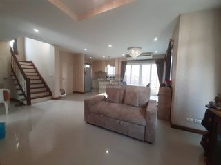 For sale 3 bedrooms house in Taling Chan, Bangkok