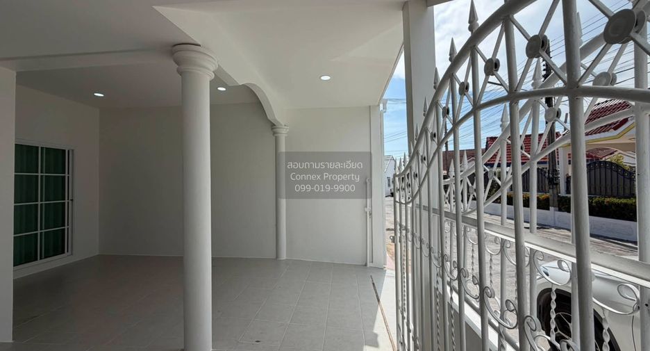For sale 2 bedrooms townhouse in East Pattaya, Pattaya