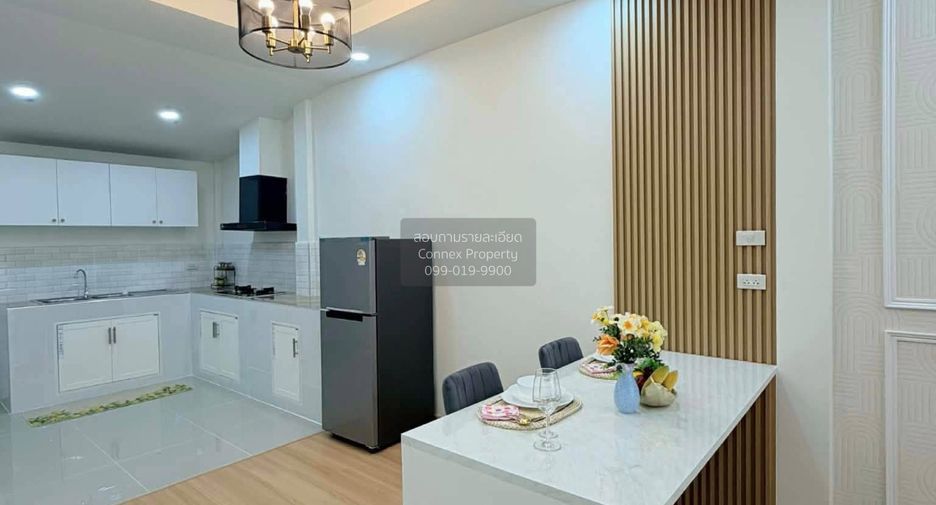 For sale 2 bedrooms townhouse in East Pattaya, Pattaya