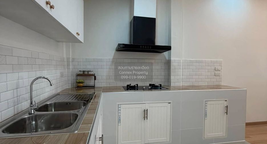 For sale 2 bedrooms townhouse in East Pattaya, Pattaya