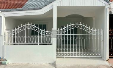 For sale 2 bedrooms townhouse in East Pattaya, Pattaya