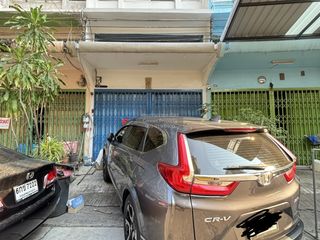 For sale 3 bedrooms retail Space in Khlong San, Bangkok