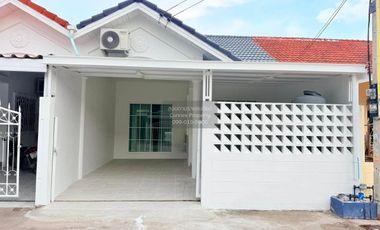 À vendre 2 chambres maison de ville à East Pattaya, Pattaya