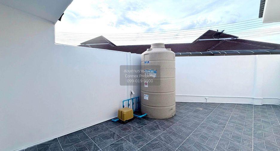 For sale 4 bedrooms house in East Pattaya, Pattaya
