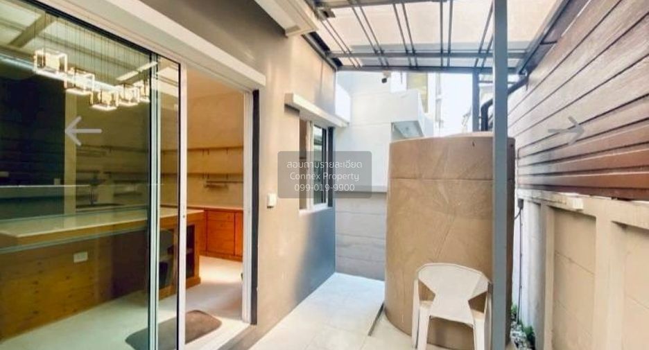 For sale 4 bedrooms house in Saphan Sung, Bangkok
