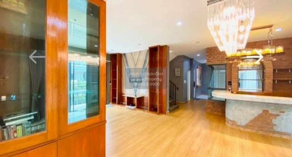 For sale 4 bedrooms house in Saphan Sung, Bangkok