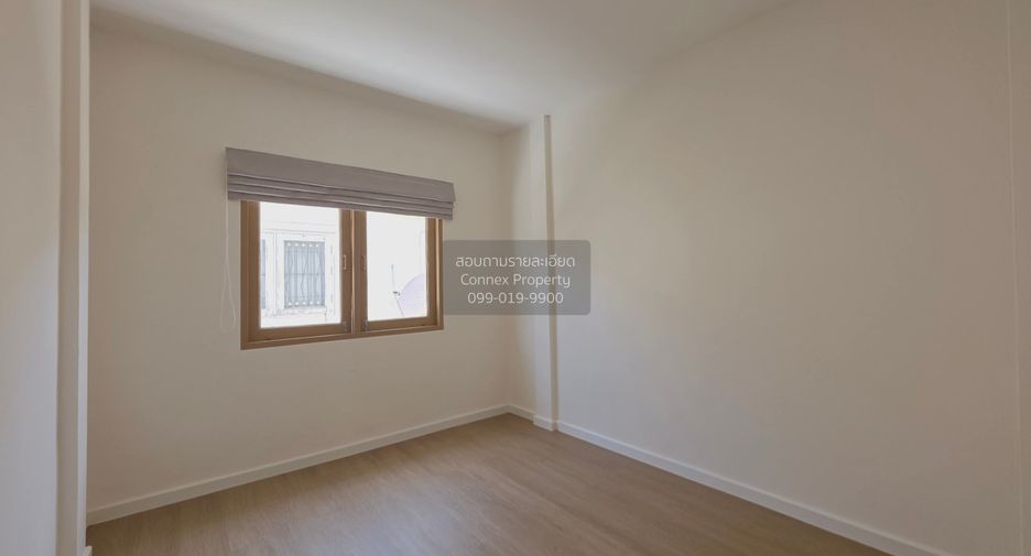 Casa adosada en venta de 3 habitaciones en Lam Luk Ka, Pathum Thani