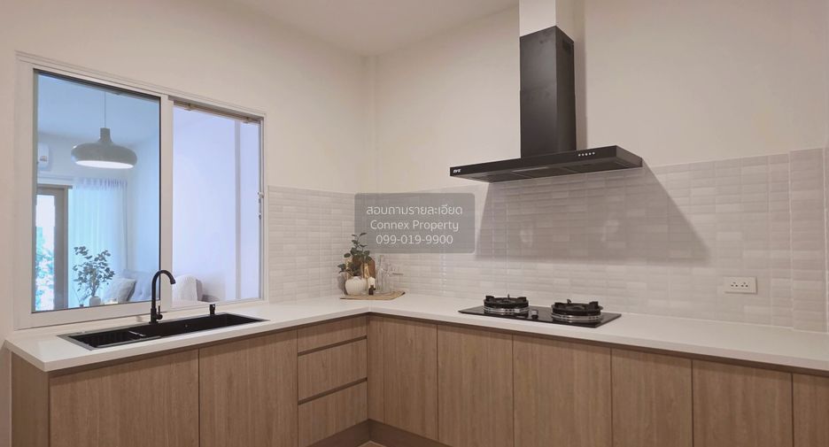 Casa adosada en venta de 3 habitaciones en Lam Luk Ka, Pathum Thani