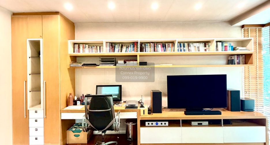 For sale 3 bedrooms house in Khan Na Yao, Bangkok