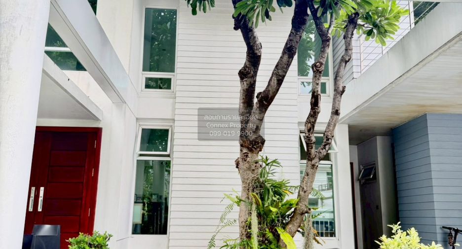 For sale 3 bedrooms house in Khan Na Yao, Bangkok