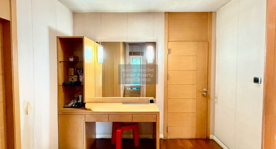 For sale 3 bedrooms house in Khan Na Yao, Bangkok