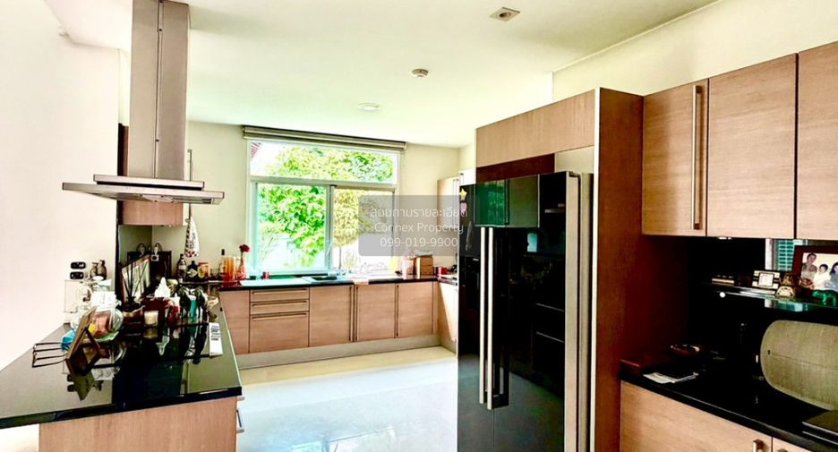For sale 3 bedrooms house in Khan Na Yao, Bangkok