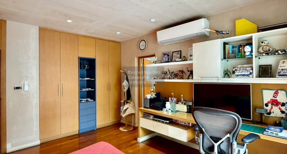 For sale 3 bedrooms house in Khan Na Yao, Bangkok