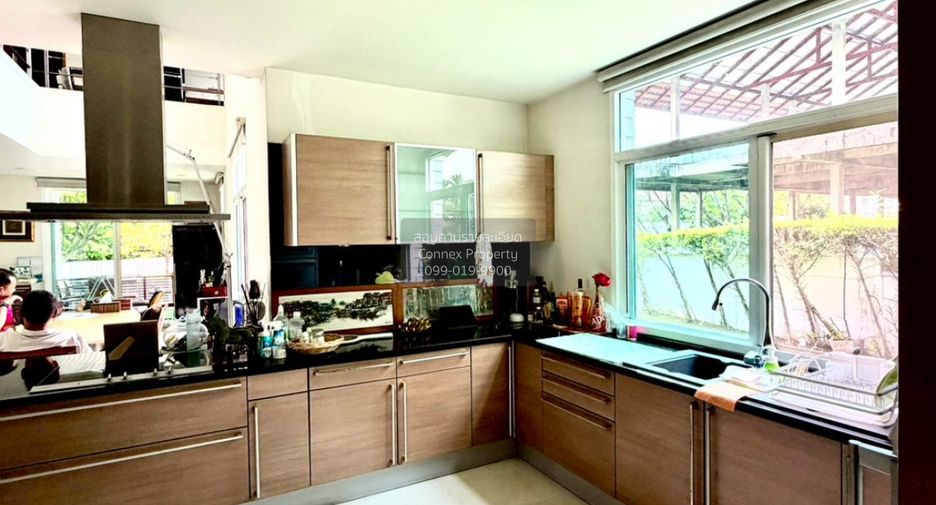 For sale 3 bedrooms house in Khan Na Yao, Bangkok