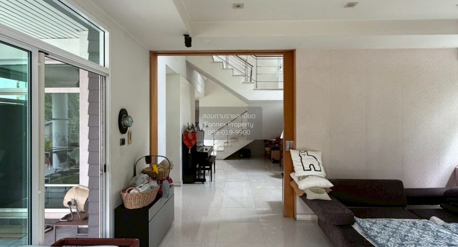 For sale 3 bedrooms house in Khan Na Yao, Bangkok