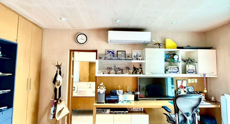 For sale 3 bedrooms house in Khan Na Yao, Bangkok