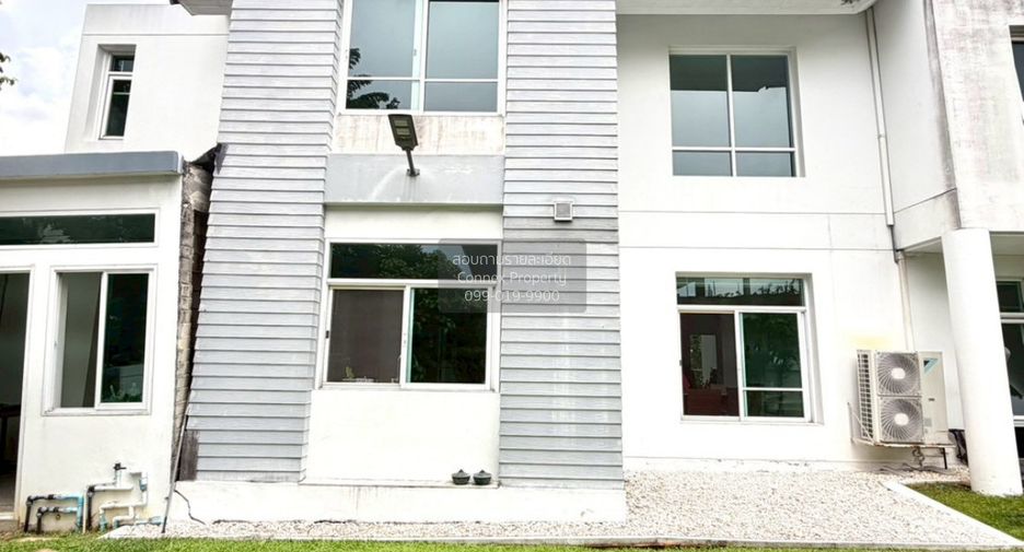 For sale 3 bedrooms house in Khan Na Yao, Bangkok