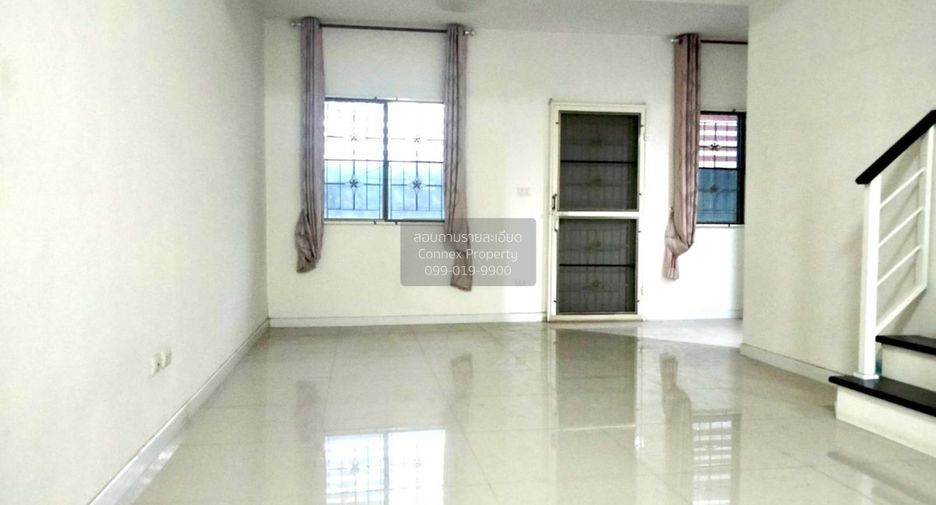 À vendre 3 chambres maison de ville à Khlong Luang, Pathum Thani