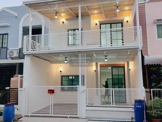 À vendre 3 chambres maison de ville à Khlong Luang, Pathum Thani