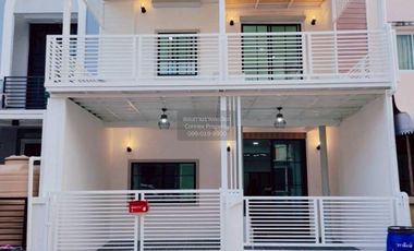 Продажа 3 спальни таунхаус в Khlong Luang, Патумтани