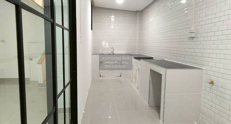 Продажа 3 спальни таунхаус в Khlong Luang, Патумтани
