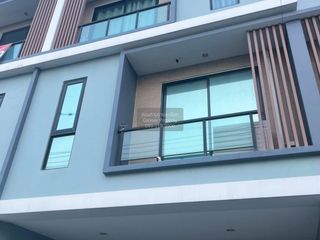 For sale 3 bedrooms townhouse in Bang Phli, Samut Prakan