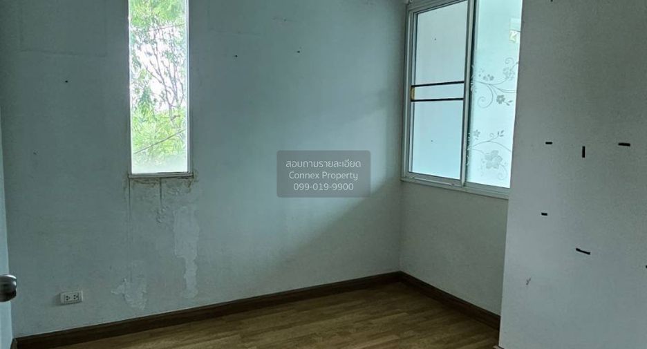 À vendre 4 chambres maison de ville à Bang Phli, Samut Prakan
