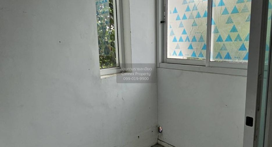 À vendre 4 chambres maison de ville à Bang Phli, Samut Prakan
