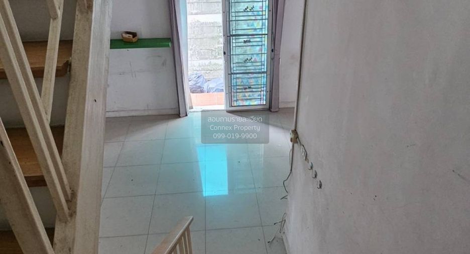 À vendre 4 chambres maison de ville à Bang Phli, Samut Prakan
