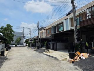 出售 4 卧室 联排别墅 在 Bang Phli, Samut Prakan