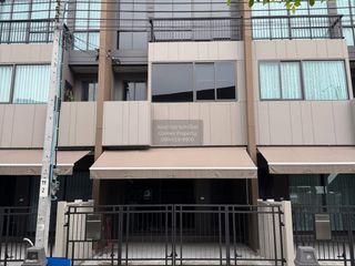 Reihenhaus zum Kauf mit 3 Zimmer in Bang Phli, Samut Prakan