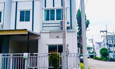 Casa adosada en venta de 3 habitaciones en Mueang Chachoengsao, Chachoengsao