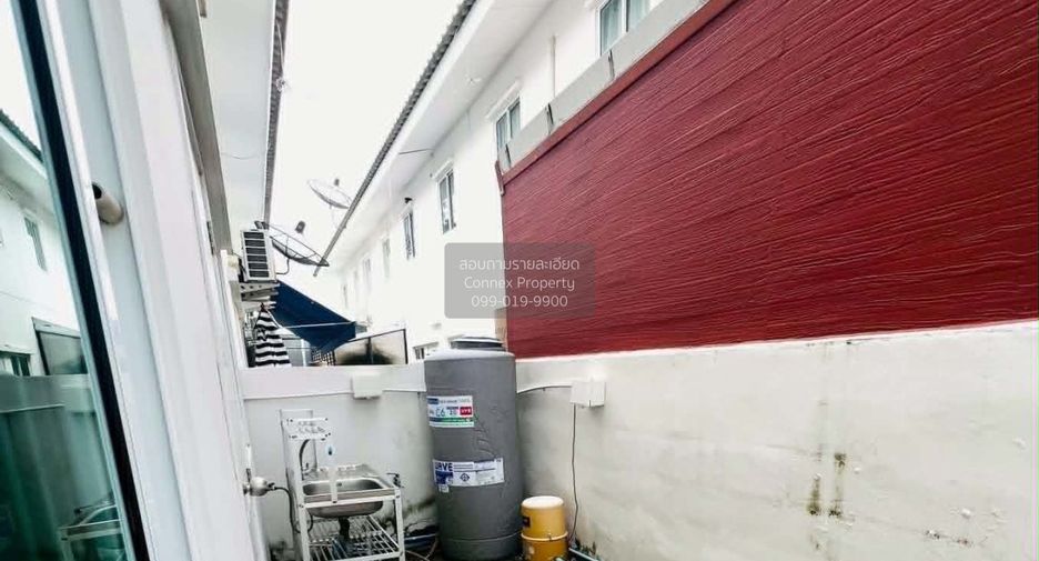 Casa adosada en venta de 3 habitaciones en Mueang Chachoengsao, Chachoengsao