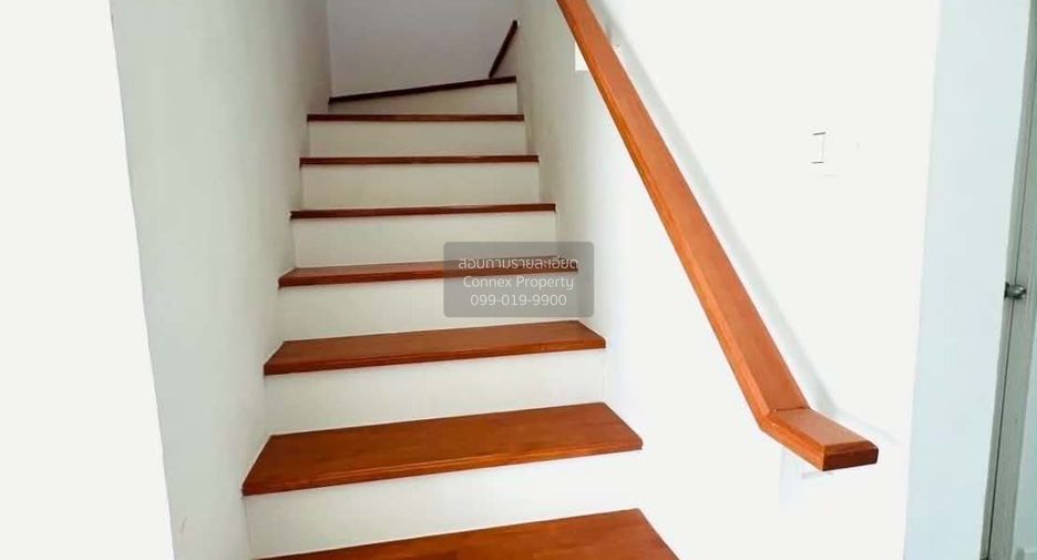 Casa adosada en venta de 3 habitaciones en Mueang Chachoengsao, Chachoengsao