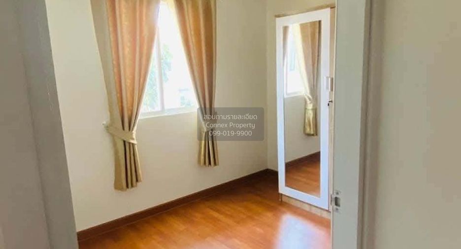 Casa adosada en venta de 3 habitaciones en Mueang Chachoengsao, Chachoengsao