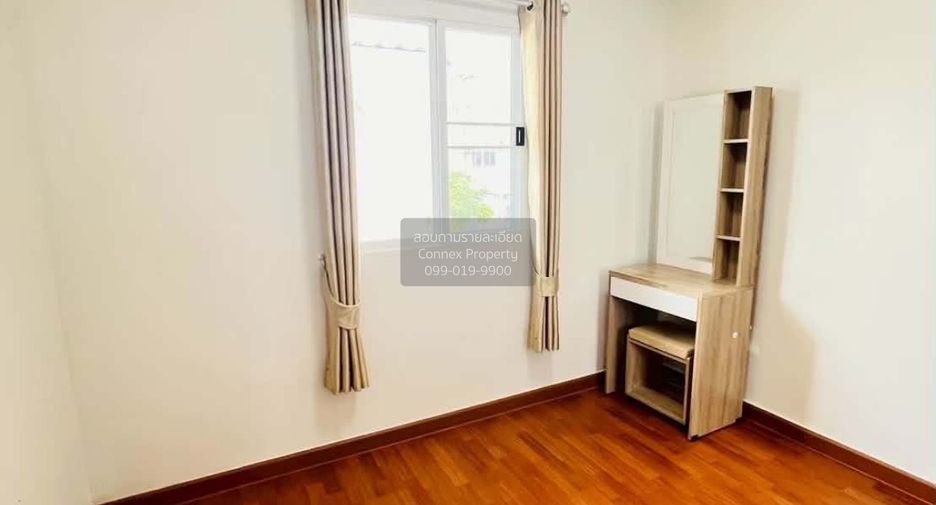 Casa adosada en venta de 3 habitaciones en Mueang Chachoengsao, Chachoengsao