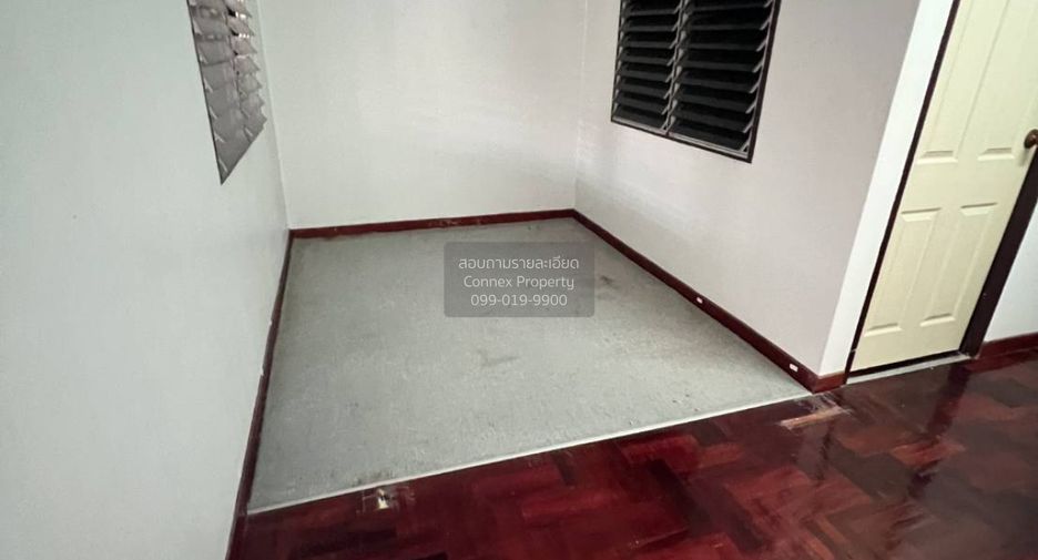 Reihenhaus zum Kauf mit 3 Zimmer in Mueang Samut Sakhon, Samut Sakhon