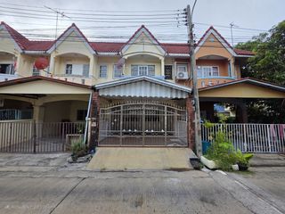 For sale 3 bedrooms townhouse in Mueang Samut Sakhon, Samut Sakhon