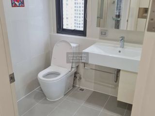 À vendre 2 chambres condo à Phra Khanong, Bangkok