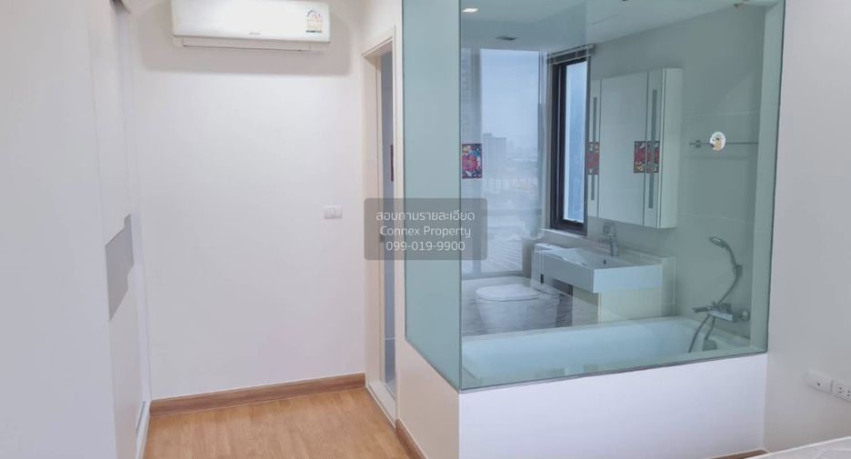For sale 2 bedrooms condo in Phra Khanong, Bangkok