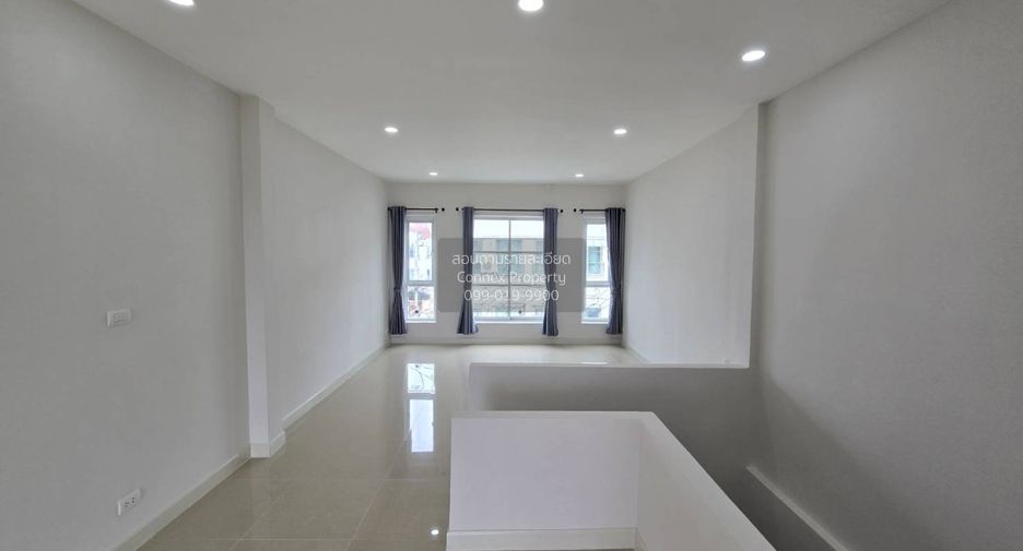 For sale 3 bedrooms townhouse in Bang Bon, Bangkok